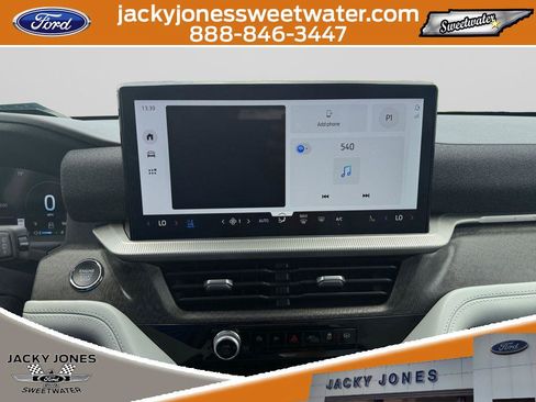 Certified 2025 Ford Explorer Platinum w/ Ultimate Package AWD/4WD image 21