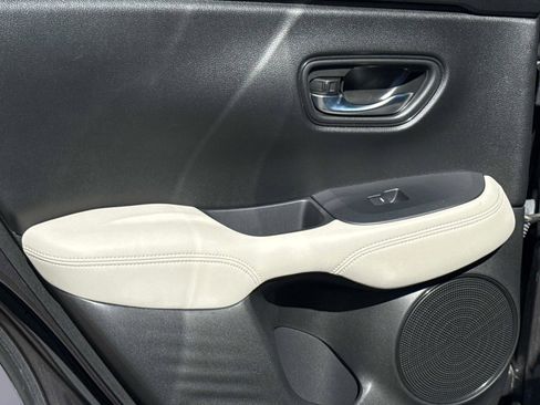 Certified 2023 Honda HR-V LX image 12