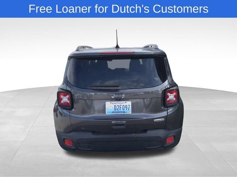 Used 2018 Jeep Renegade Latitude FWD image 4