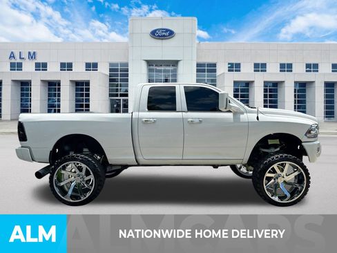 Used 2017 RAM 1500 Classic SLT AWD/4WD image 4