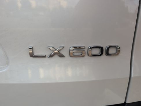 Used 2024 Lexus LX 600 4WD w/ Appearance Package image 10