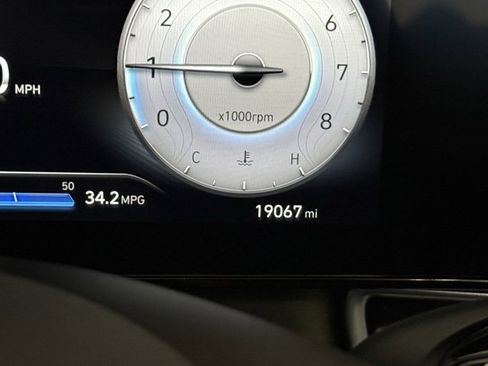 Used 2025 Hyundai Elantra SEL image 19