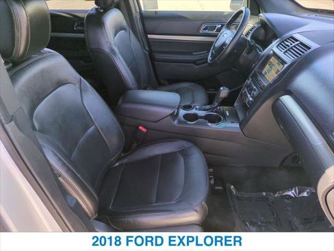 Used 2018 Ford Explorer XLT w/ Equipment Group 202A image 25