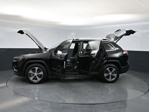 Used 2019 Jeep Cherokee Limited AWD/4WD image 41