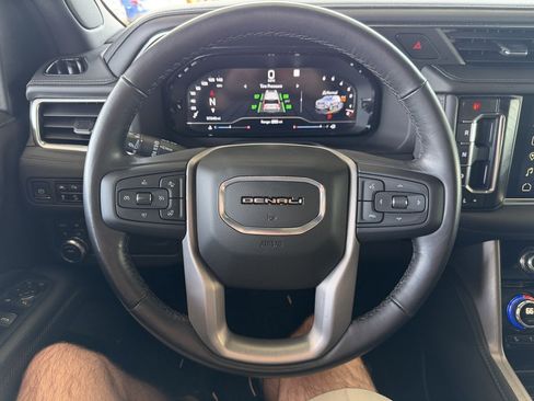 Used 2022 GMC Yukon Denali AWD/4WD image 18