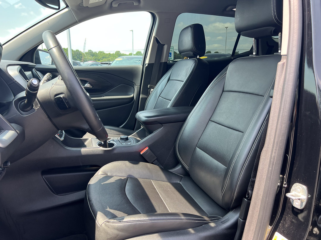 Used 2022 GMC Terrain SLT w/ Tech Package AWD/4WD image 14