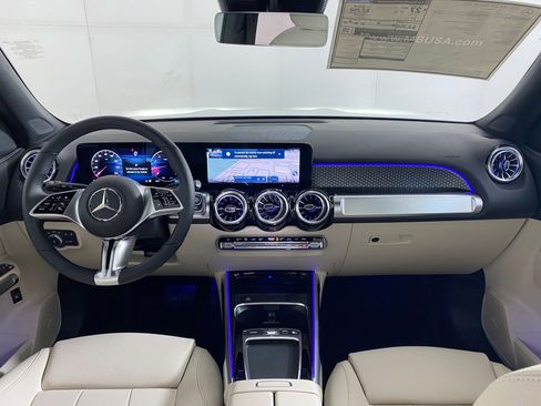 New 2025 Mercedes-Benz GLB 250 4MATIC image 14
