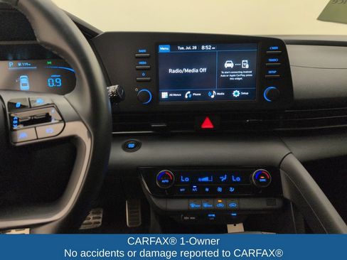Used 2025 Hyundai Elantra Sport FWD image 17