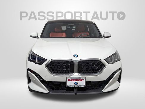 Used 2025 BMW X2 xDrive28i w/ Technology Package image 9