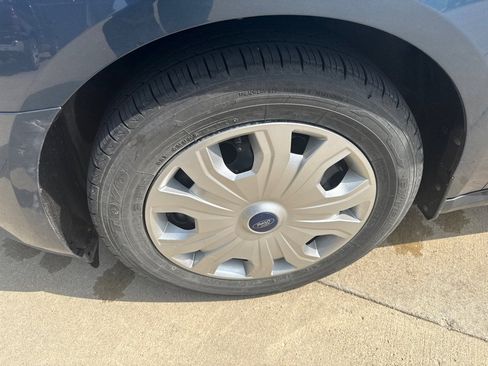 Used 2022 Ford Transit Connect XLT image 10