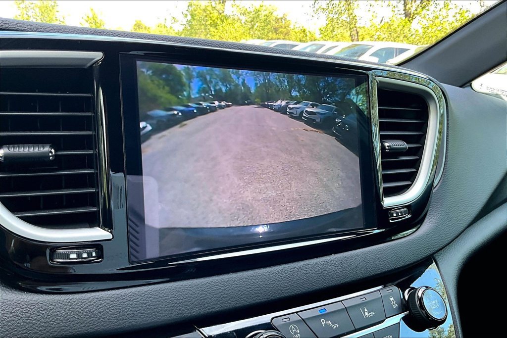 Used 2025 Chrysler Pacifica Select FWD image 29