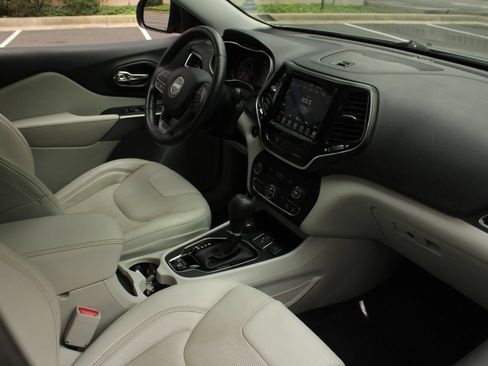 Used 2019 Jeep Cherokee Limited AWD/4WD image 26