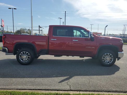 New 2026 Chevrolet Silverado 3500 LTZ w/ LTZ Premium Package AWD/4WD image 7