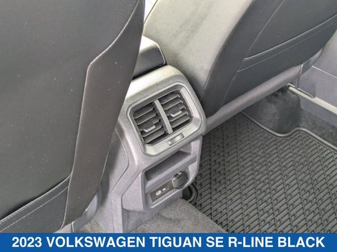 Used 2023 Volkswagen Tiguan SE R-Line image 31