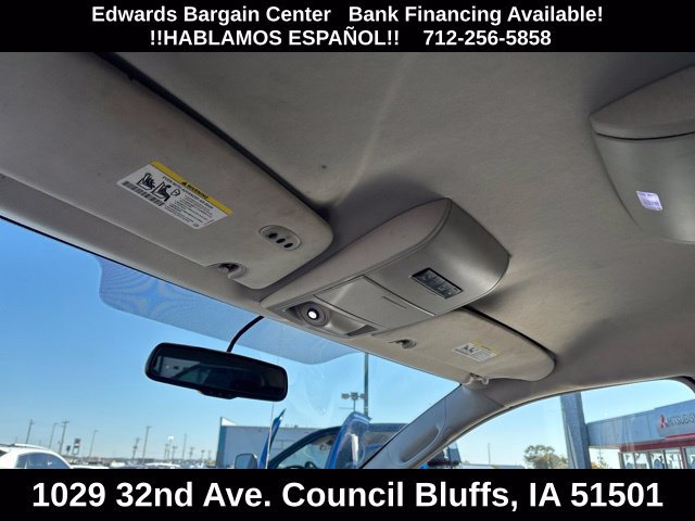 Used 2016 Chrysler Town & Country Touring FWD image 11