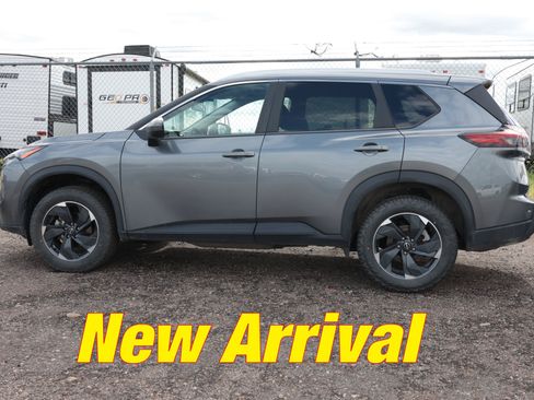 Used 2025 Nissan Rogue SV w/ SV Premium Package AWD/4WD image 1