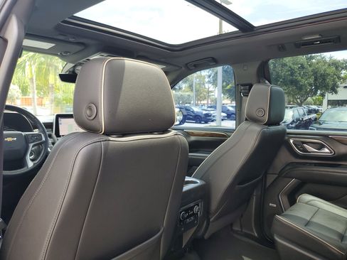 Used 2021 Chevrolet Tahoe Premier w/ Premium Package RWD image 15