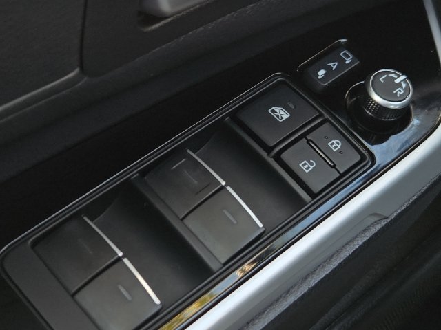 Certified 2026 Toyota Sienna Platinum AWD/4WD image 28