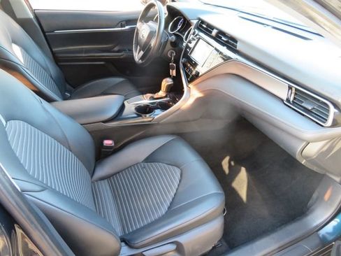 Used 2020 Toyota Camry SE FWD image 13