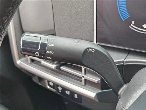 Used 2025 Hyundai Santa Fe SEL FWD image 16