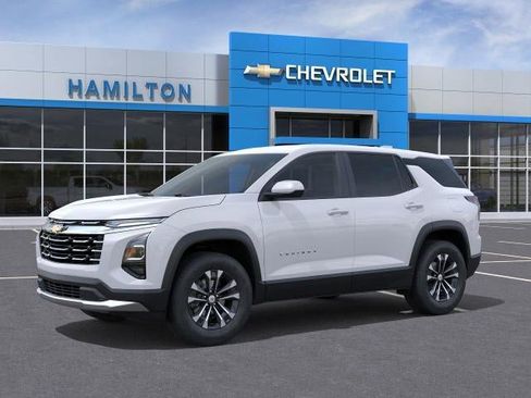 New 2025 Chevrolet Equinox LT image 2