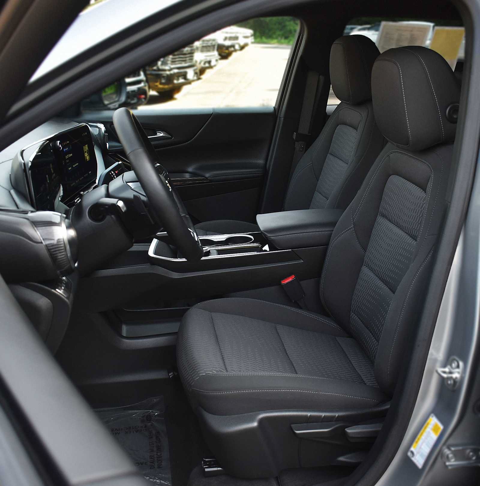 Used 2026 Chevrolet Equinox LT AWD/4WD image 9