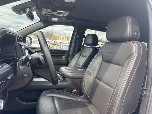 Used 2024 GMC Yukon XL Denali image 19