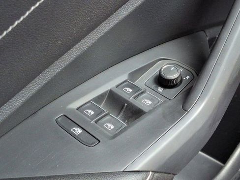 Used 2022 Volkswagen Jetta SEL image 25