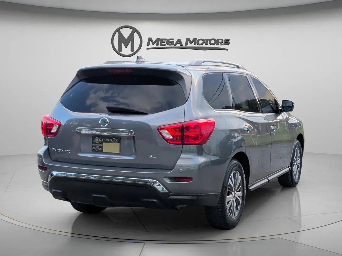 Used 2020 Nissan Pathfinder SL FWD image 7