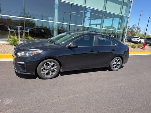 Used 2021 Kia Forte LXS FWD image 2