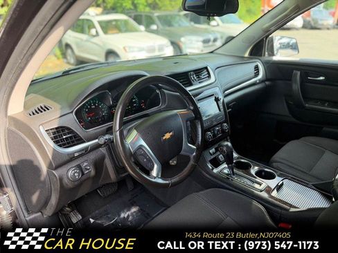 Used 2017 Chevrolet Traverse LT FWD image 15