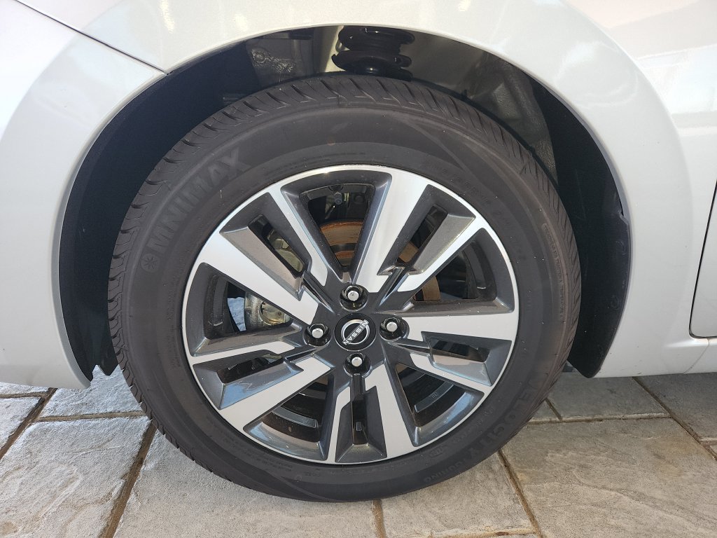 Used 2025 Nissan Versa SV FWD image 30