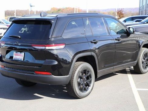 New 2025 Jeep Grand Cherokee Altitude AWD/4WD image 5