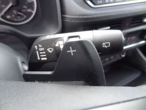 Used 2025 Nissan Rogue SV FWD image 20