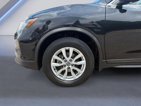 Used 2018 Nissan Rogue SV AWD/4WD image 14