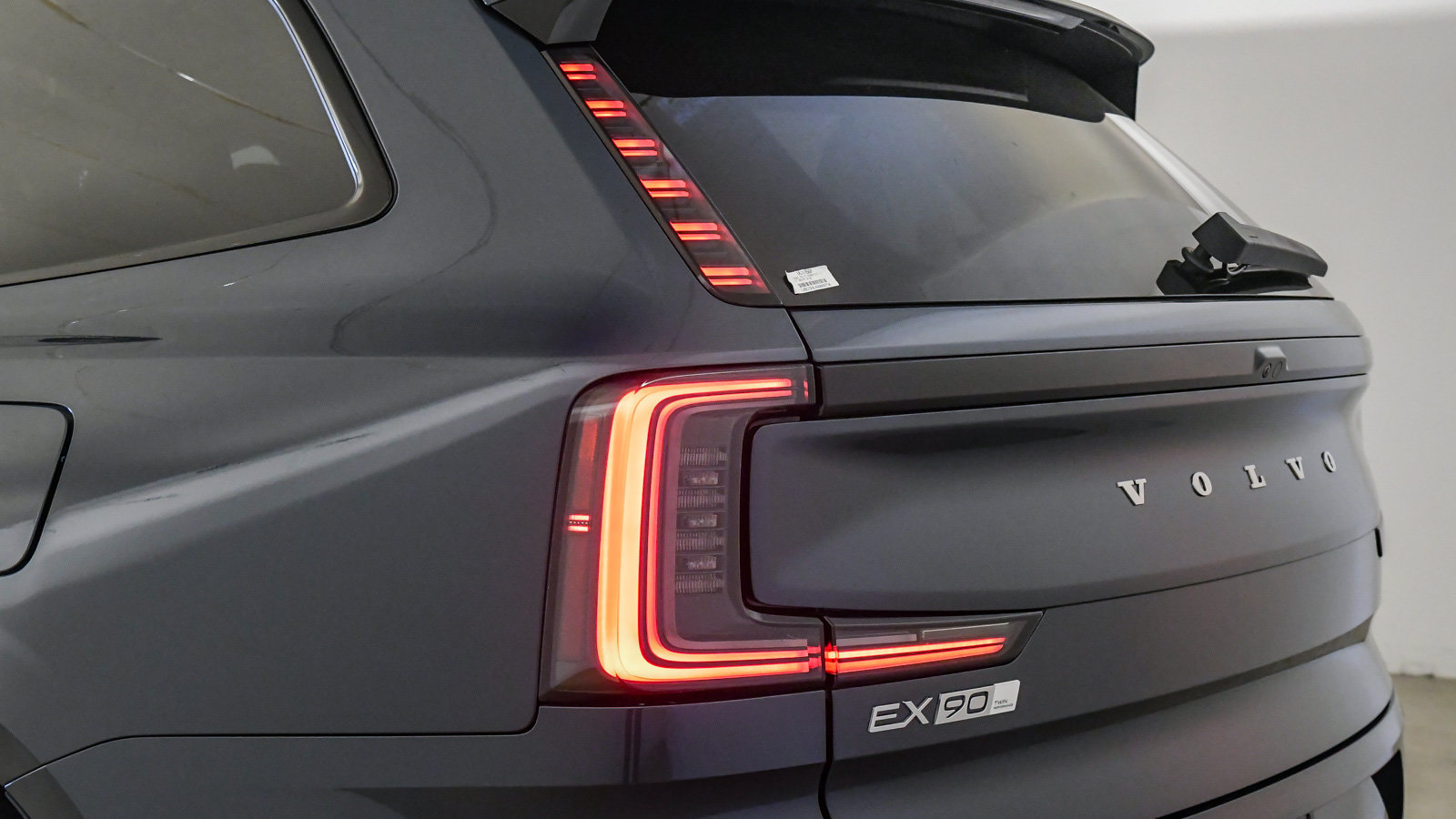 Certified 2025 Volvo EX90 Ultra AWD/4WD image 11