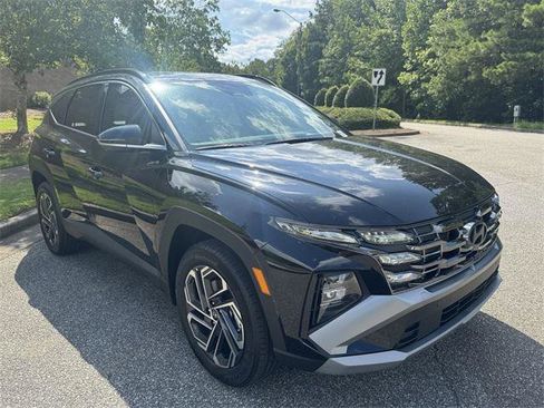 New 2025 Hyundai Tucson Limited image 7