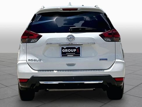 Used 2020 Nissan Rogue S w/ Special Edition Package FWD image 5