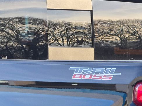 Used 2024 Chevrolet Silverado 1500 LT Trail Boss w/ LT Trail Boss Premium Package image 14