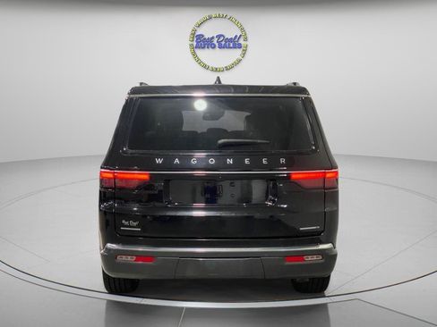 Used 2022 Jeep Wagoneer Series I w/ Premium Group I AWD/4WD image 4