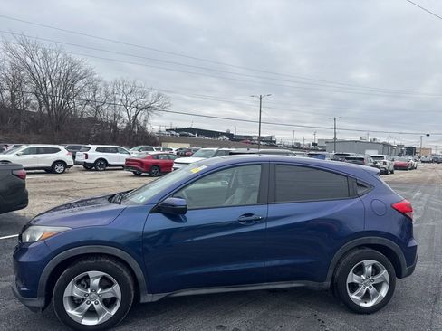 Used 2016 Honda HR-V EX image 4