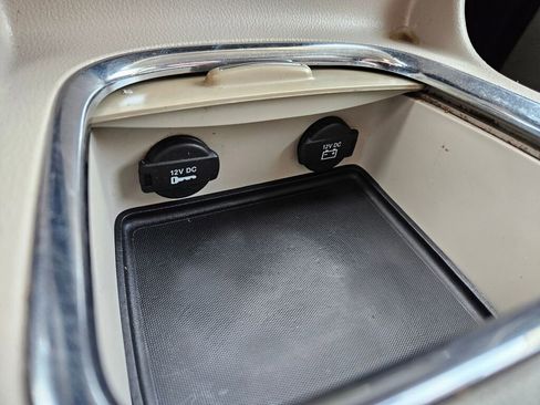 Used 2016 Dodge Grand Caravan SXT w/ Rear Park Assist Package image 23