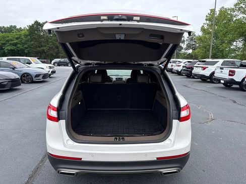 Used 2016 Lincoln MKX Reserve FWD image 24