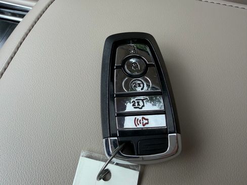 Used 2022 Lincoln Aviator Reserve w/ Equipment Group 201A AWD/4WD image 39