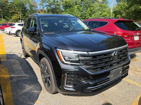 Used 2025 Volkswagen Atlas SEL Premium R-Line AWD/4WD image 5