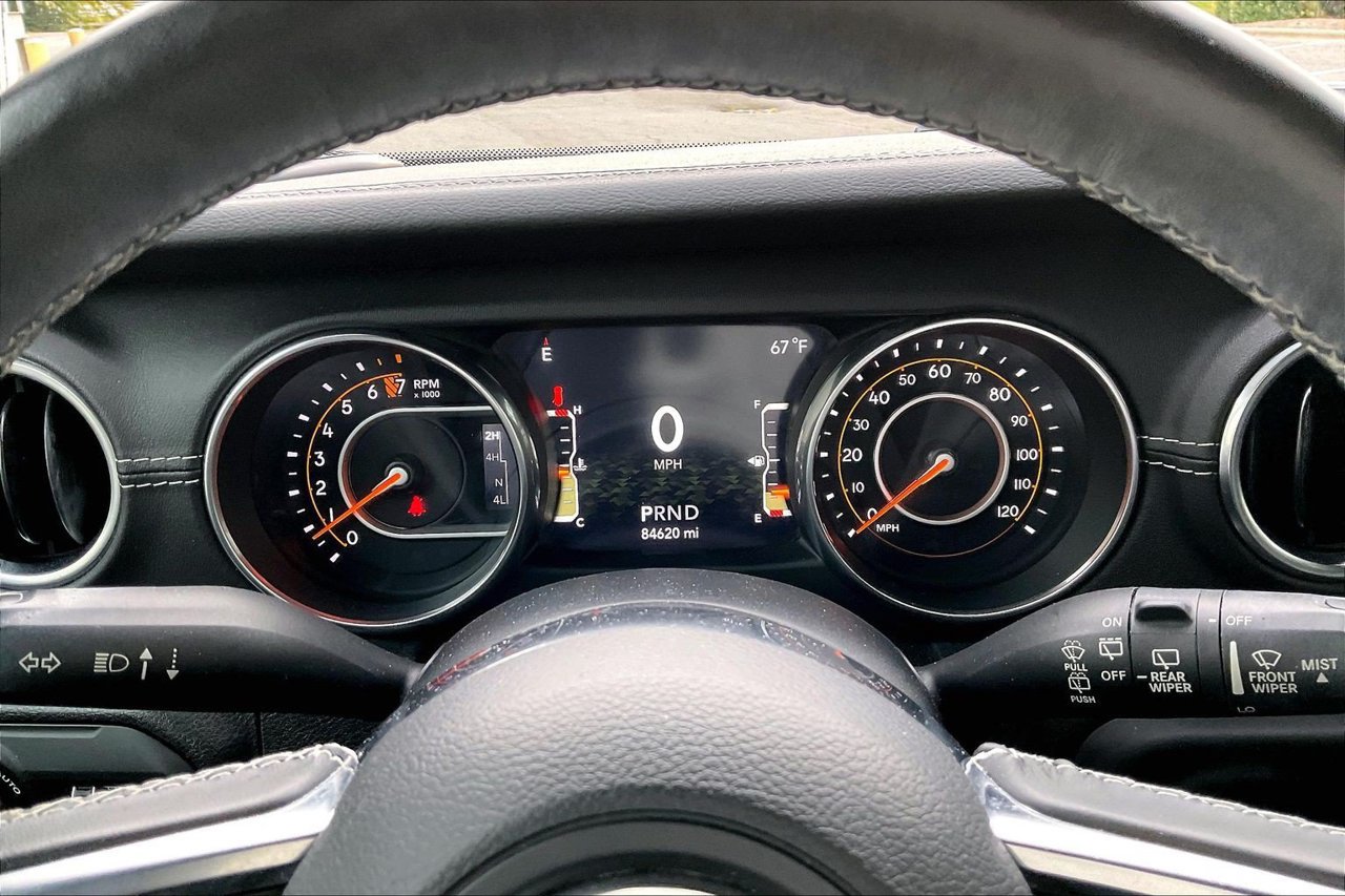 Certified 2018 Jeep Wrangler Unlimited Sahara w/ Dual Top Group AWD/4WD image 10