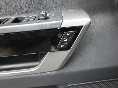 Used 2023 Toyota Tundra Limited AWD/4WD image 7