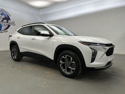 Used 2024 Chevrolet Trax LT image 13