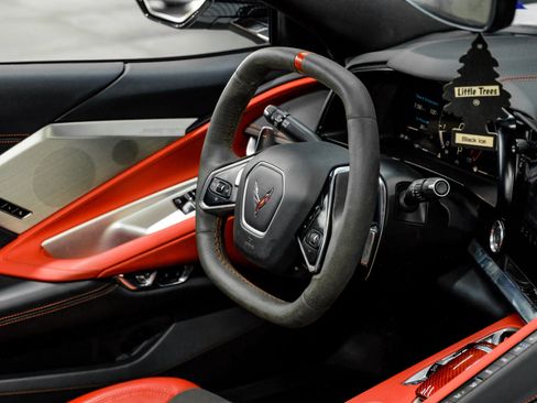 Used 2021 Chevrolet Corvette Stingray Preferred Cpe w/ Z51 Performance Package RWD image 19