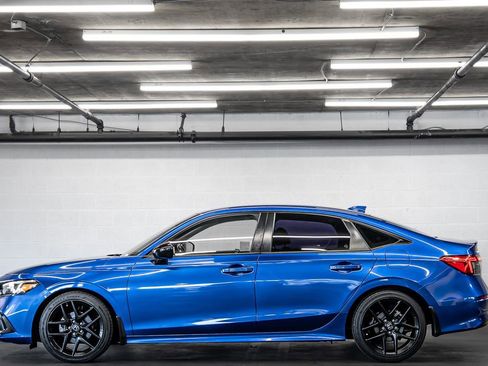 Used 2023 Honda Civic Sport image 2